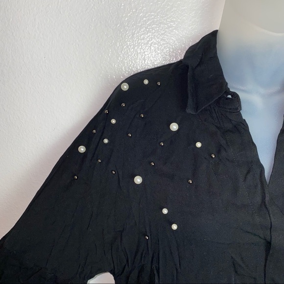 Zara black button up top with pearls on the shoulders - Picture 4 of 13